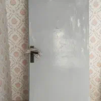 سنگ روشویی و درب چوبی اتاق|لوازم سرویس بهداشتی|مشکین‌دشت, |دیوار