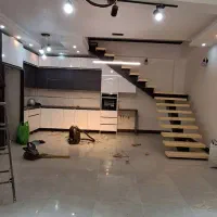 پله ی چوبی