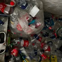 بطری نوشابه و اب معدنی|ظروف نگهدارنده، پلاستیکی، یکبارمصرف|تبریز, |دیوار