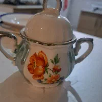 قندان ،دو بشقاب و یک کاسه پایه دار