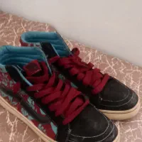 یک جفت کفش زمستانی مردانه در حد نو