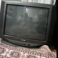 ۲عددتختخواب یه تلوزیون ودوعددفرش ۹متری و۲ونیم متری|تخت و سرویس خواب|قم, آذر (نکویی)|دیوار