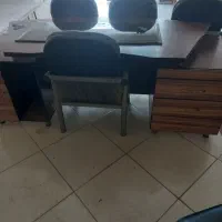 میز تجاری همراه با صندلی