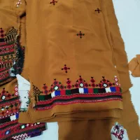 فروشیدوختتمیز.صاف|لباس|بمپور, |دیوار