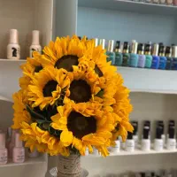 ترمیم و ژلیش ناخن کاشت پدیکور....