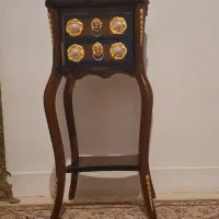 ماهدشت. میز تلفن