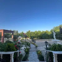 باغ ویلا سرسبز و بسیارتمیز چهارباغ کرج(خالی است)|اجارهٔ کوتاه‌مدت ویلا و باغ|کرج, شهرک سهرابیه|دیوار
