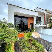 نیم پیلوت مدرن ۲۳۵مترزمین/۱۶۰بنا ۳خواب/جکوزی داخل