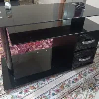 میز تلویزیون شیشه ای