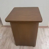 میز عسلی چوبی و کاربری صندلی ۲ عدد