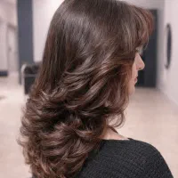 دستیار مبتدی در سالن تخصصی رنگ و لایت و بالیاژ