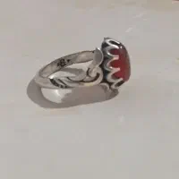 انگشتر نقره نگین عقیق یمن رگه دار رکاب دست با امضا