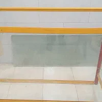 ویترین شیشه ای