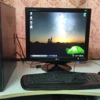 کیس و مانیتور لوازم موجود در عکس