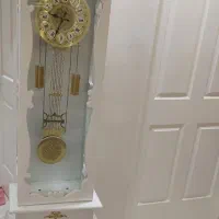 ساعت ایستاده. پایه چوب. طراحی خاص. در حد نو