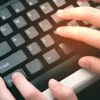 کارمند آقا یا خانم آشنا به کورل