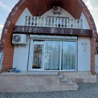 کلبه ویلایی سوئیسی کنار رودخانه و دریا|اجارهٔ کوتاه‌مدت ویلا و باغ|چالوس, |دیوار