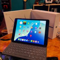 آیپد نسل ۹ کیبورد اپل