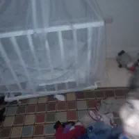 گهواره کنار مادر