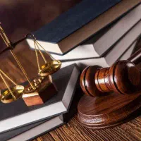 وکیل پایه یک دادگستری