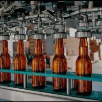 پذیرش اقا با جای خواب و غذا(نوشیدنی)