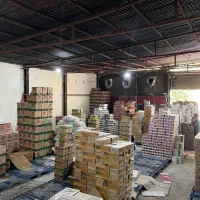 200مترسالن-تریلی-رو-انبار-کارگاه-بازار-میدان-اعدام