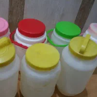 تعدادی بشکه جا ماستی