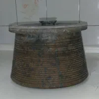 قابلمه قدیمی سنگی|ظروف پخت‌وپز|خوی, |دیوار