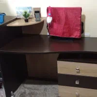 میز تحریر ام دی اف  شیک و تمیز با سه کشو جادار