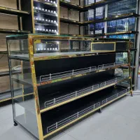 ویترین و قفسه فروشگاهی