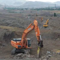 دسگاه بیل مکانیکی komatsu 220 وHYUNDAI 210