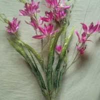 گلدان پایه بلند و گل مصنوعی|گل مصنوعی|تهران, تهرانسر شرقی|دیوار