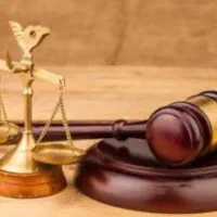 وکیل پایه یک دادگستری مجرب باسابقه ۱۵ سال کارقضایی