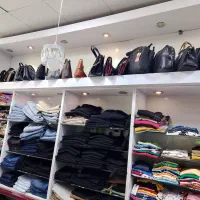 واگذاری ویترین و پروو و قفسه های لباس