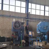 اپراتور دستگاه پرس