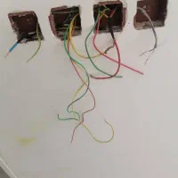 برقکارنصب ایفون نورپردازی برق ستون کارنمارفع اتصال|خدمات پیشه و مهارت|شیراز, میانرود|دیوار