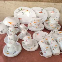 سرویس زیبا ۱۲ نفره درحدنو همه ۵۳۰۰