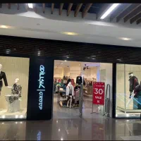 فروشنده خانم