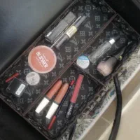 فروش لوازم آرایشی و بهداشتی