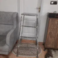 چهار پایه فلزی و بند رخت