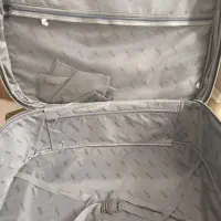 چمدان سایز متوسط|کیف، کفش، کمربند|ورامین, ورامین|دیوار