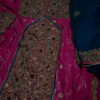 لباس بنارسی|لباس|چابهار, |دیوار