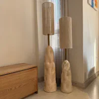 آباژور دفرمه کنار سالنی