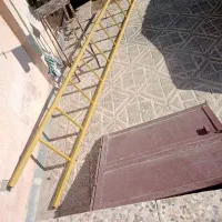 یک عدد نردبان آهنی نو ۴متری