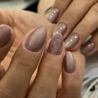 تخفیف ویژه کاشت و لمینت ناخن با پنج سال سابقه کاری