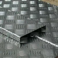 قرنیز آلومینیوم ضخیم آجدار