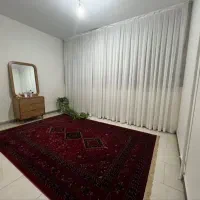 فرش قرمز