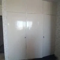 کمددیواری باچهارجوب فلزی