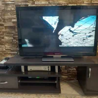 تلویزیون ال سی دی ۴۲ اینچ پاناسونیک با میز