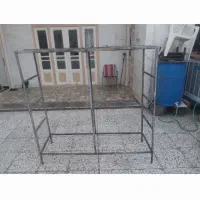 چهار پایه آهنی . برا کار